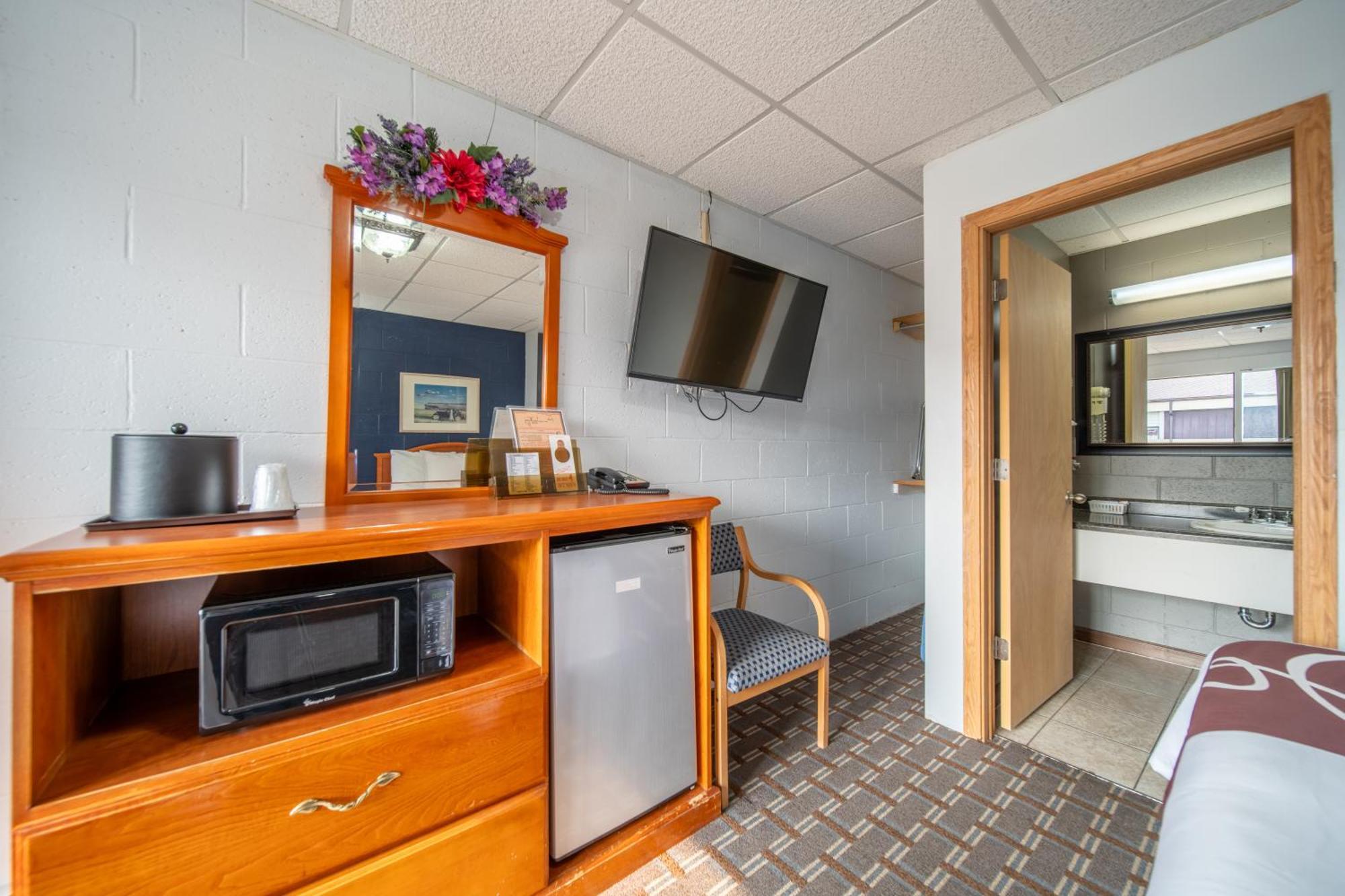 Sleep-Ees Inn, Saginaw & Frankenmuth Luaran gambar