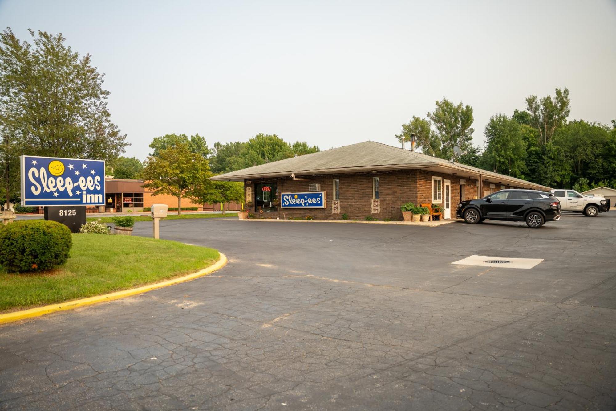 Sleep-Ees Inn, Saginaw & Frankenmuth Luaran gambar