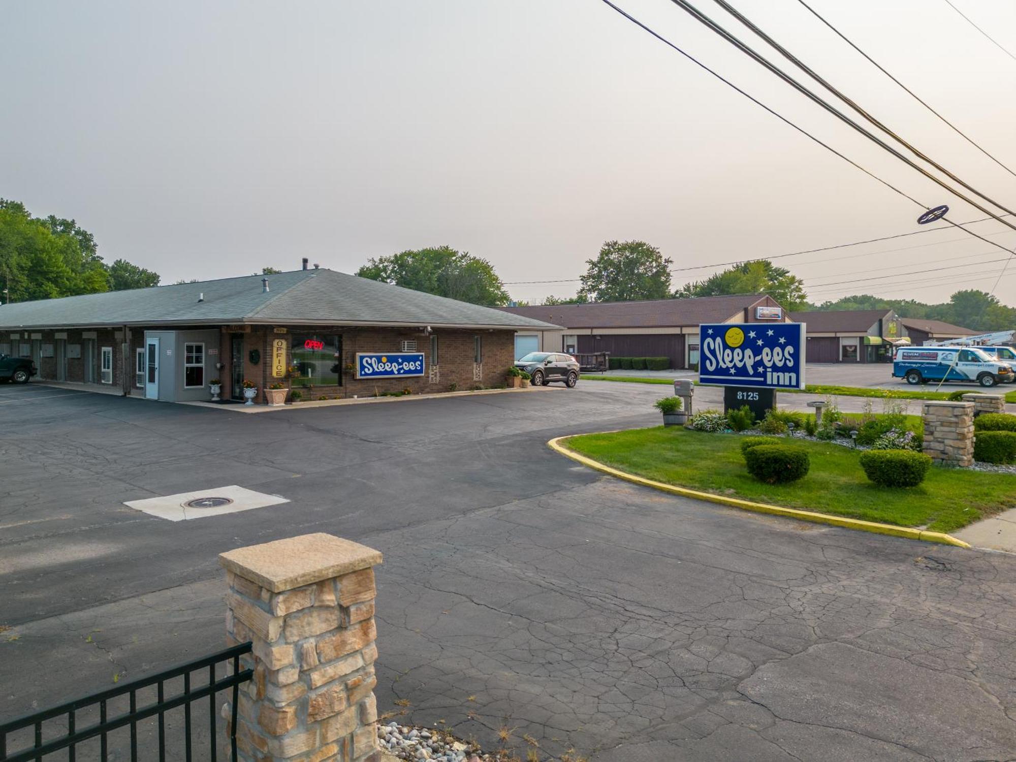Sleep-Ees Inn, Saginaw & Frankenmuth Luaran gambar